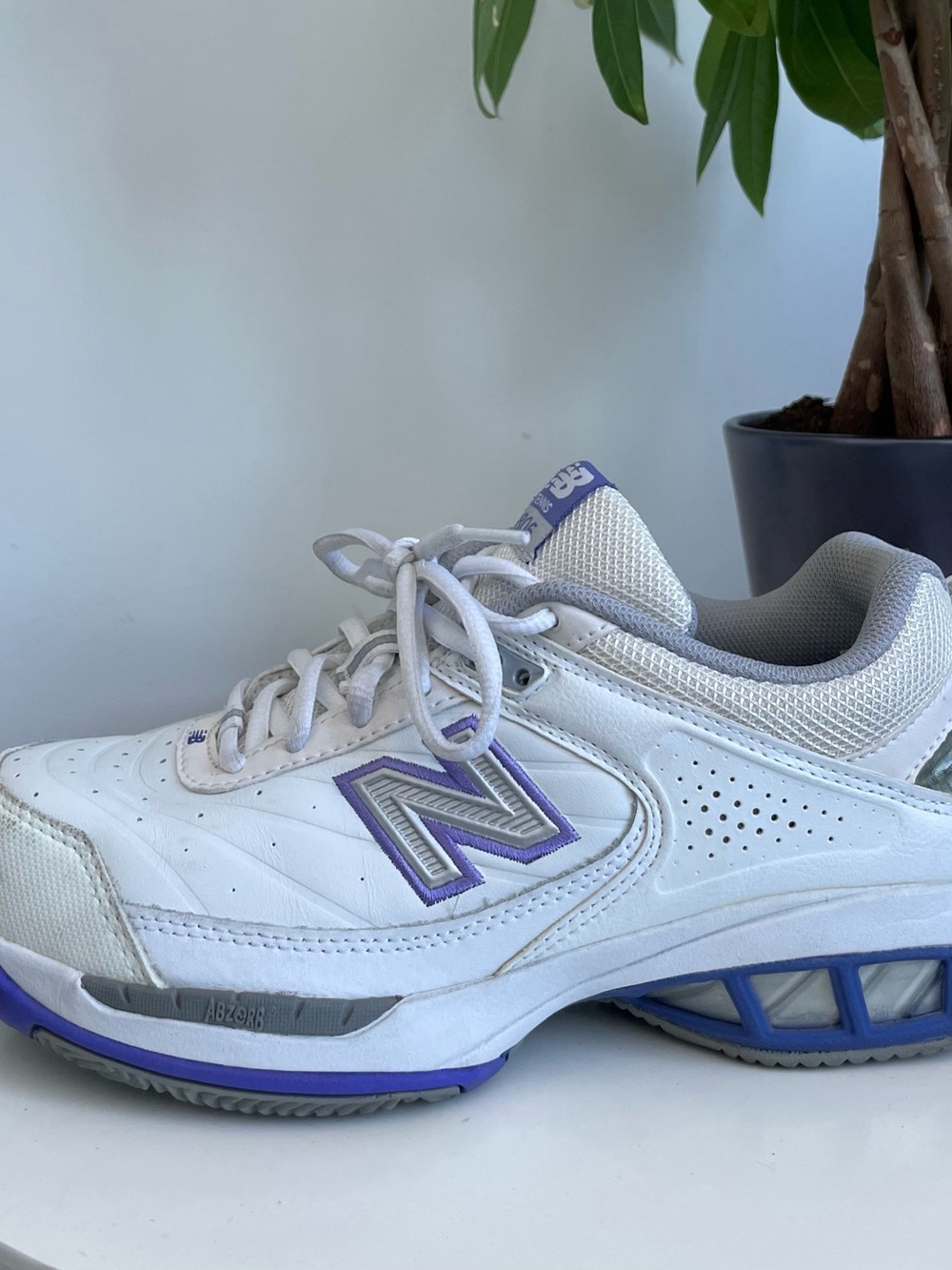 Women Size 7 New Balance 806 White Purple Tennis Shoes